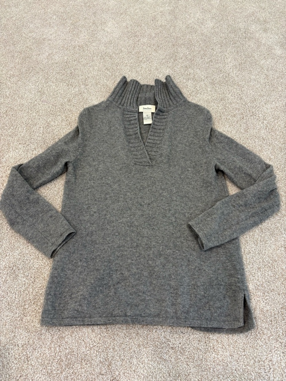 Vintage Neiman Marcus cashmere sweater size S